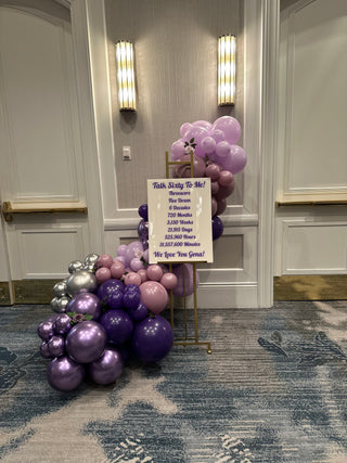 Easel Balloon Garland
